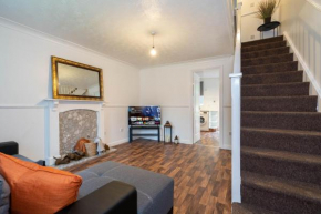 2 bed house in Digbeth parking families contractor